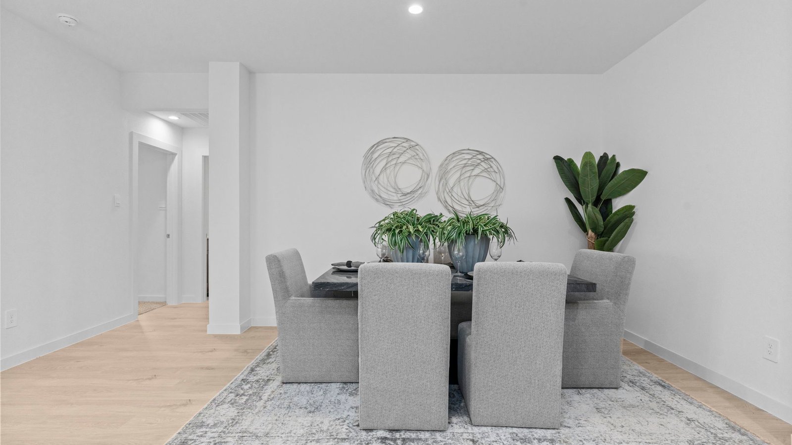 Open dining room space adjacent to kitchen