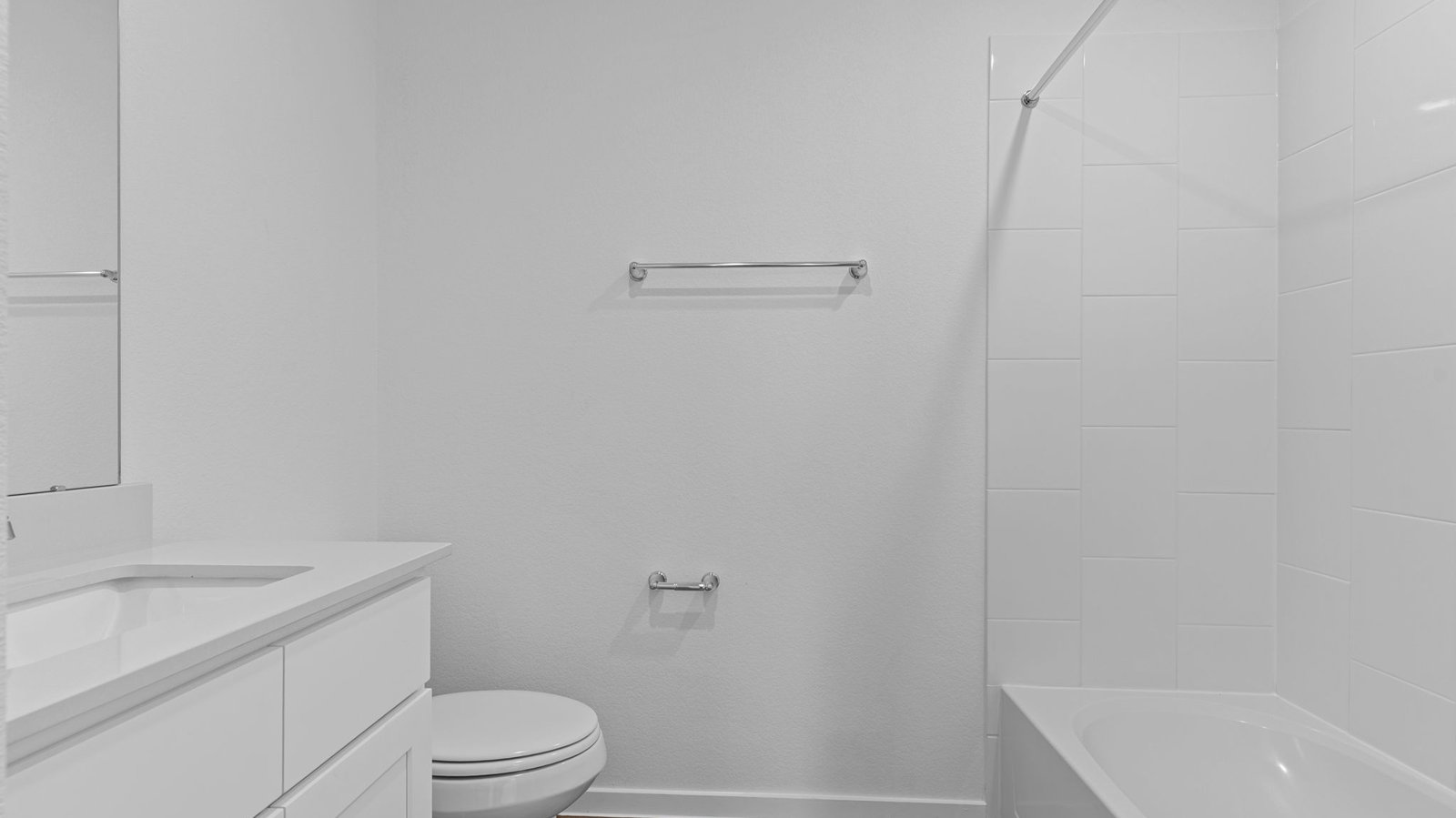 upstairs full bathroom with tub shower combo