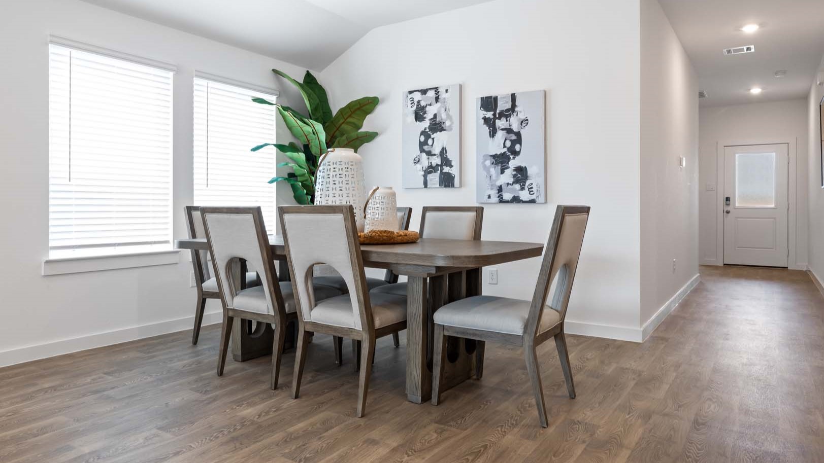*Images and 3D tour are for illustration only and options may vary from home as built.