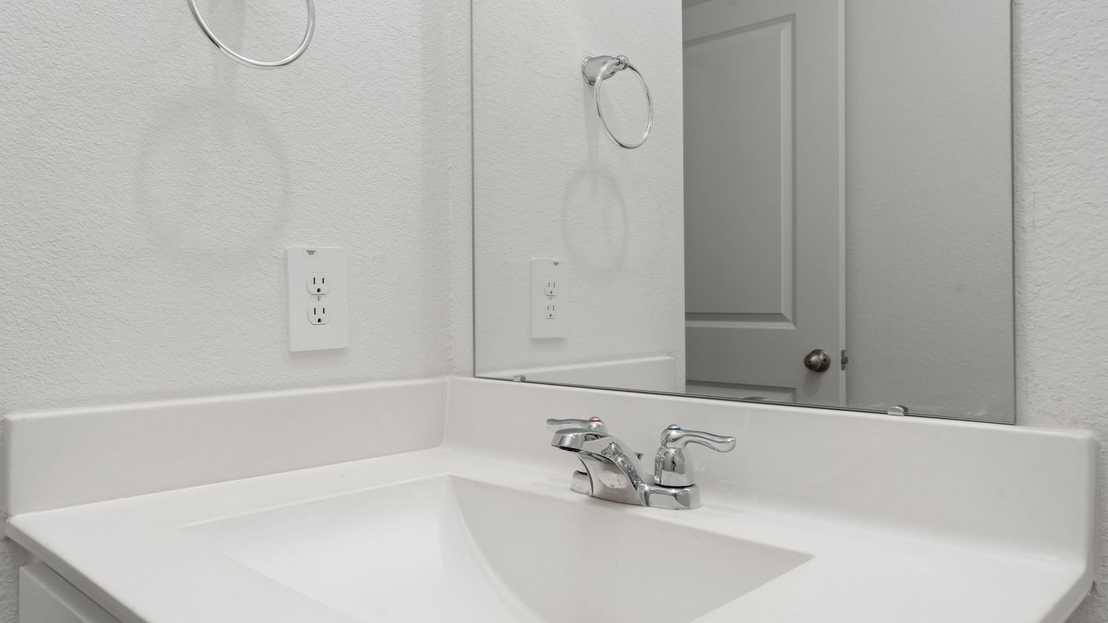 single vanity sink in secondary hall bath