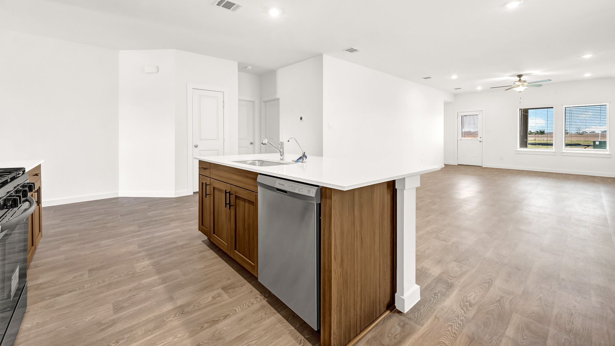 Kitchen and living