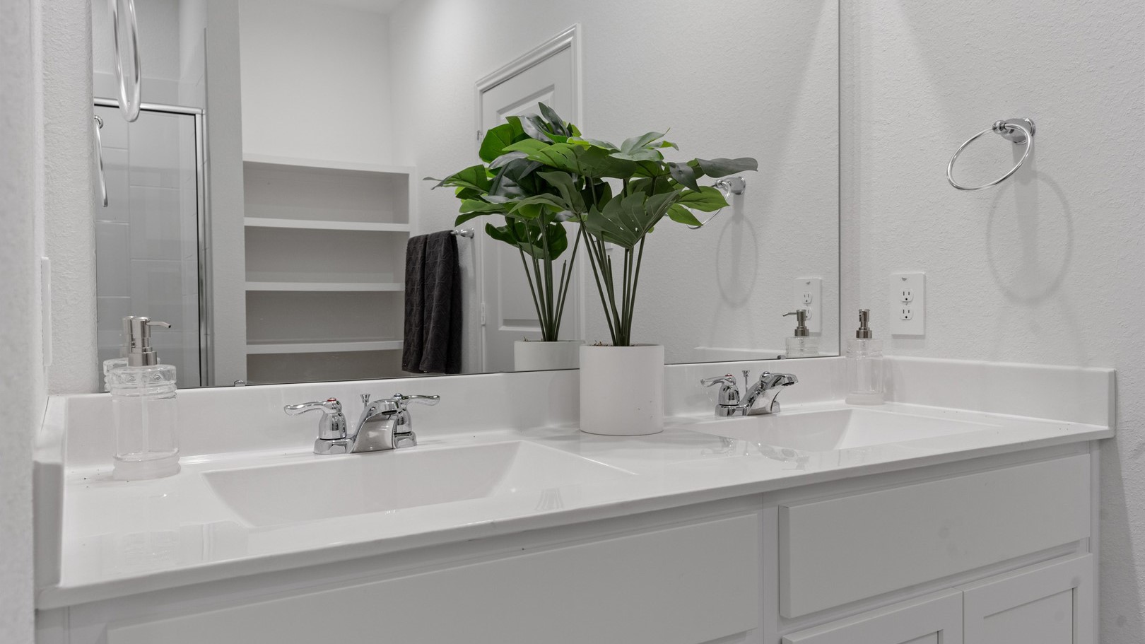 *Images and 3D tour are for illustration only and options may vary from home as built.
