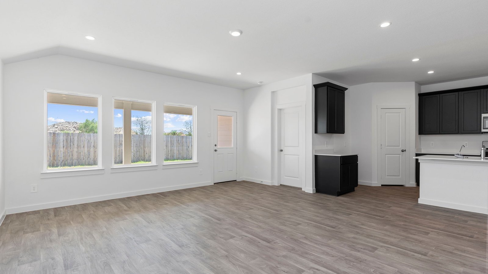 *Images and 3D tour are for illustration only and options may vary from home as built.