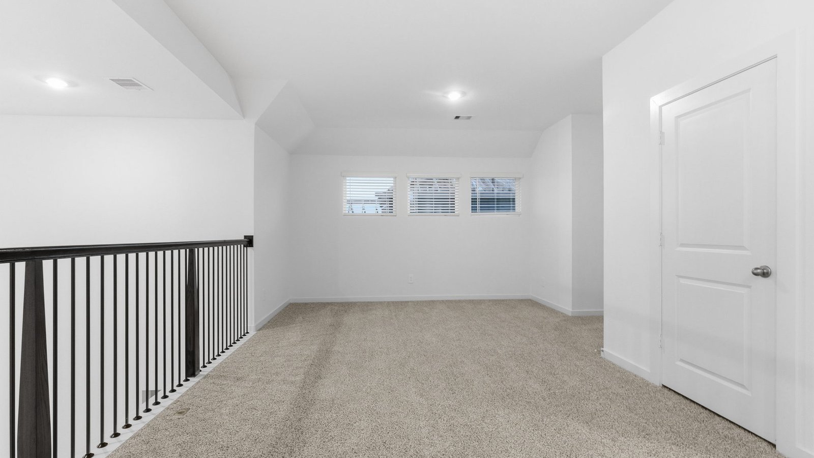 *Images and 3D tour are for illustration only and options may vary from home as built.