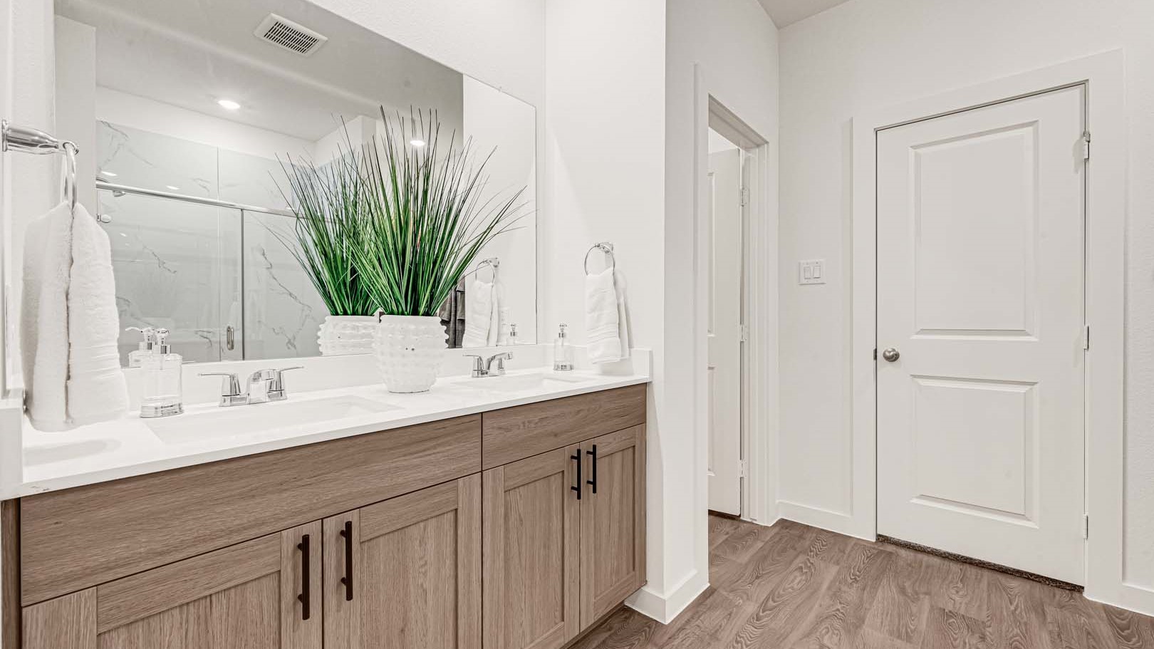 *Images and 3D tour are for illustration only and options may vary from home as built.