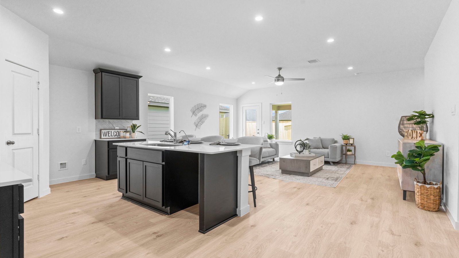 *Images and 3D tour are for illustration only and options may vary from home as built.