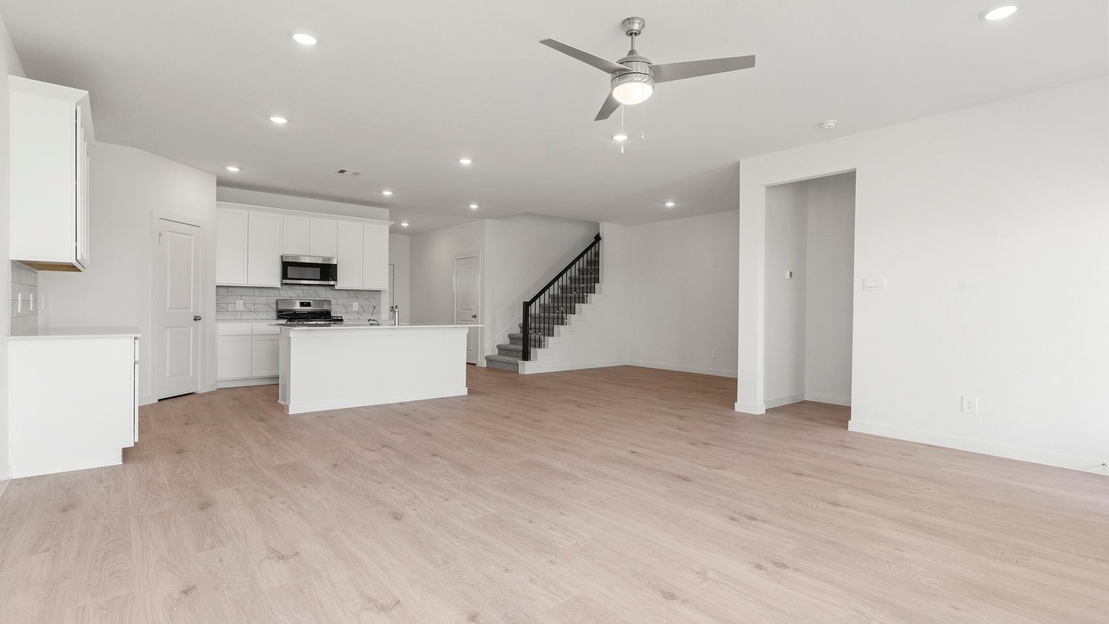 *Images and 3D tour are for illustration only and options may vary from home as built.