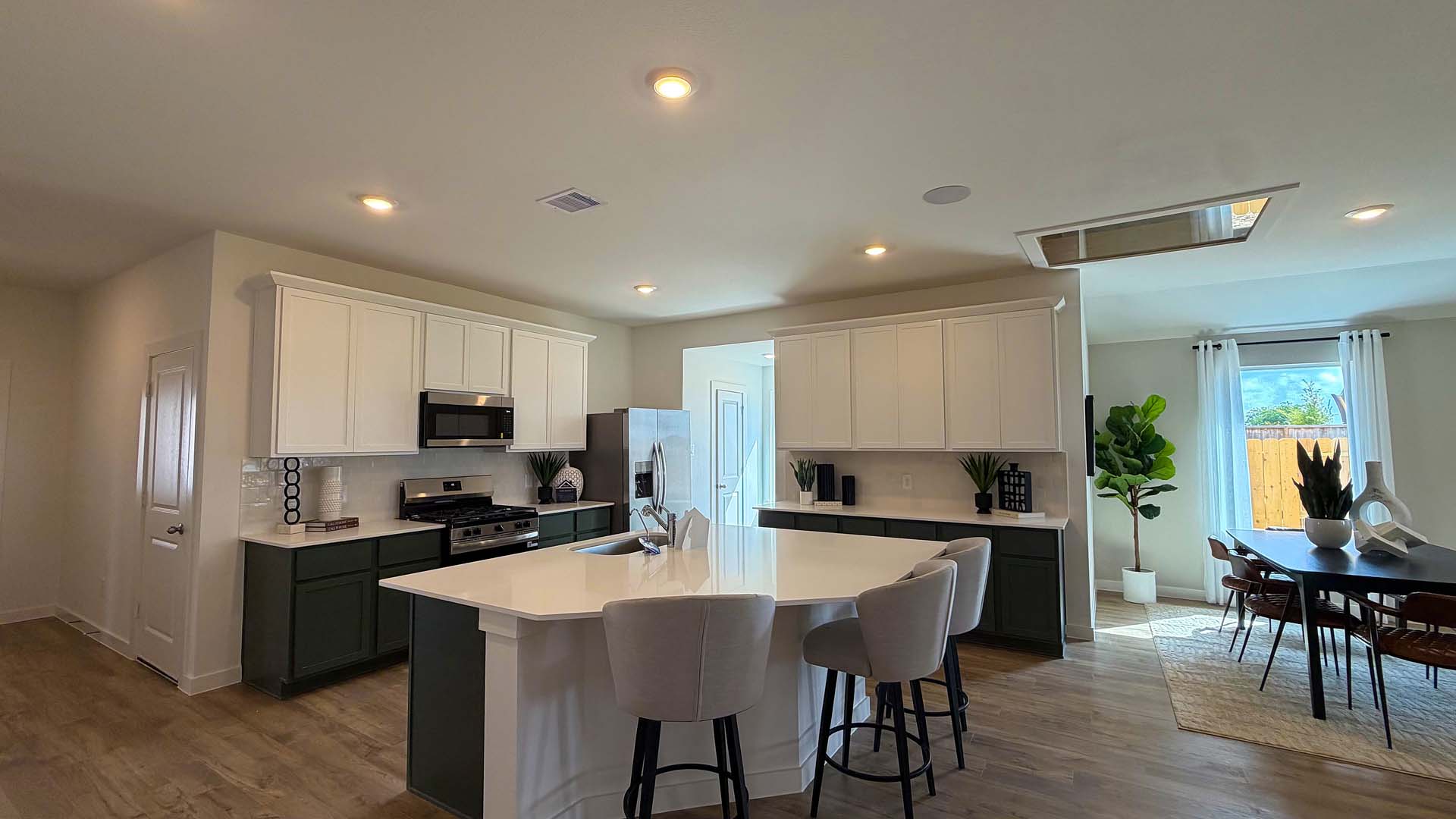 *Images and 3D tour are for illustration only and options may vary from home as built.