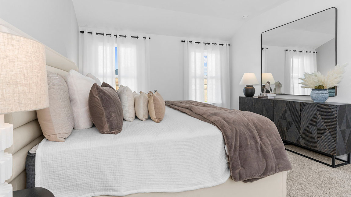 primary bedroom fit king size bed