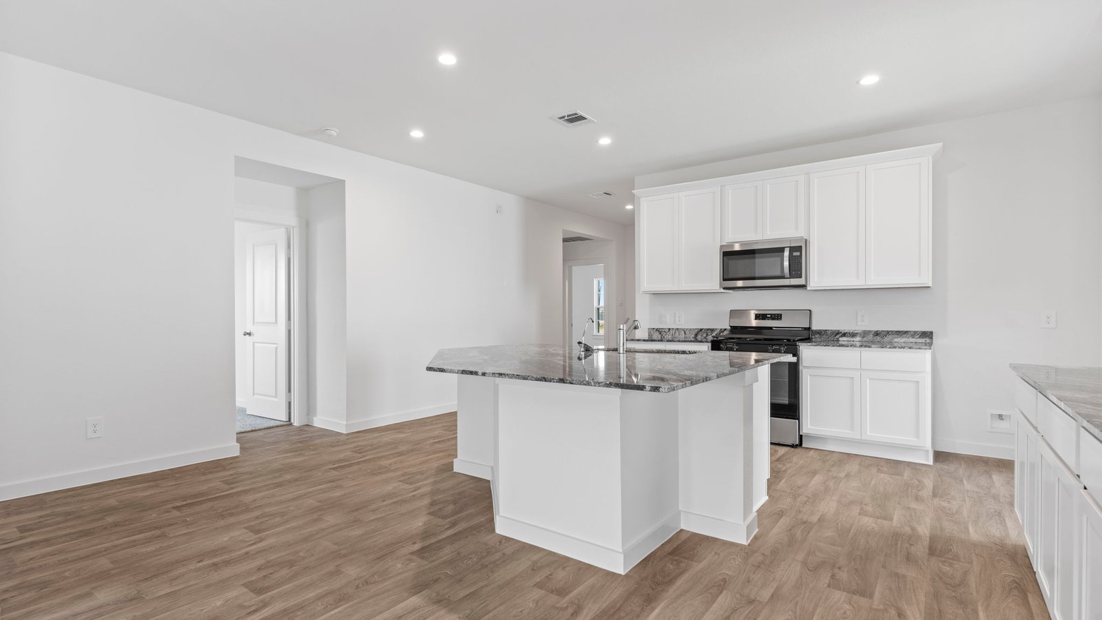 *Images and 3D tour are for illustration only and options may vary from home as built.