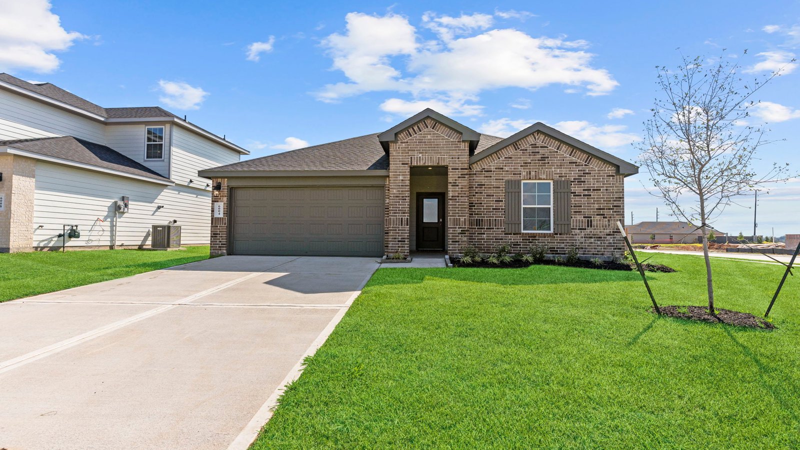 6120 Hawthorne Gardens Drive exterior