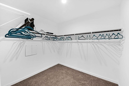 Gaven model primary closet