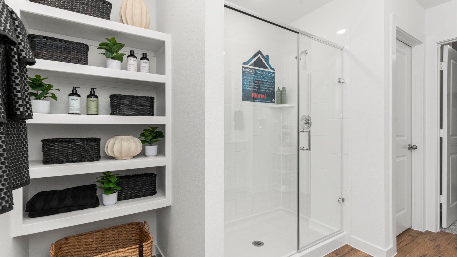 *Images and 3D tour are for illustration only and options may vary from home as built.