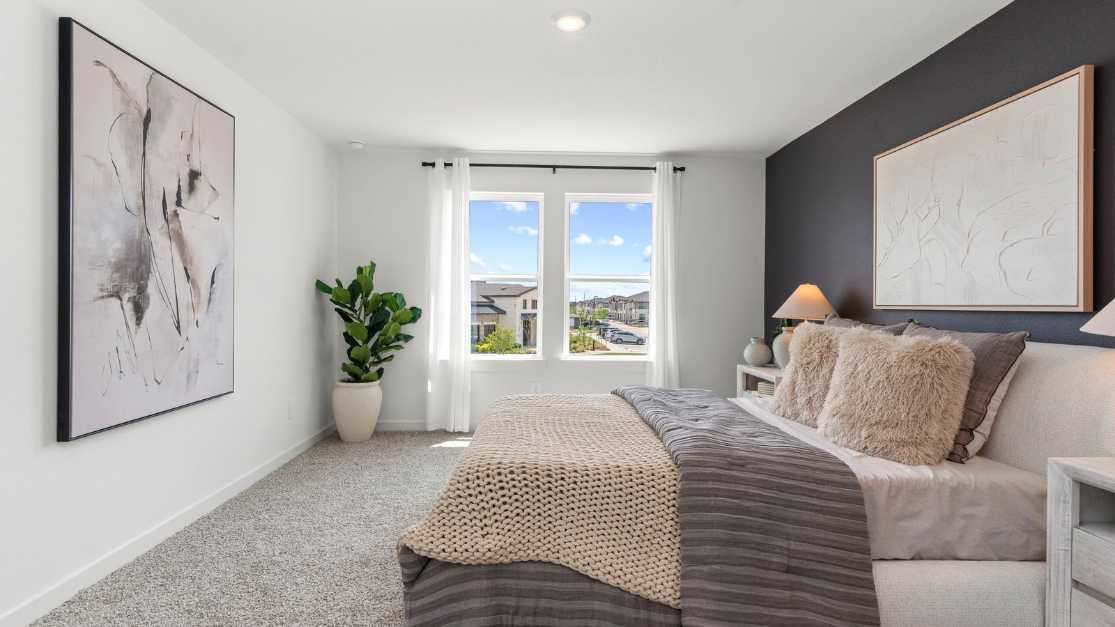 primary bedroom fit king size bed