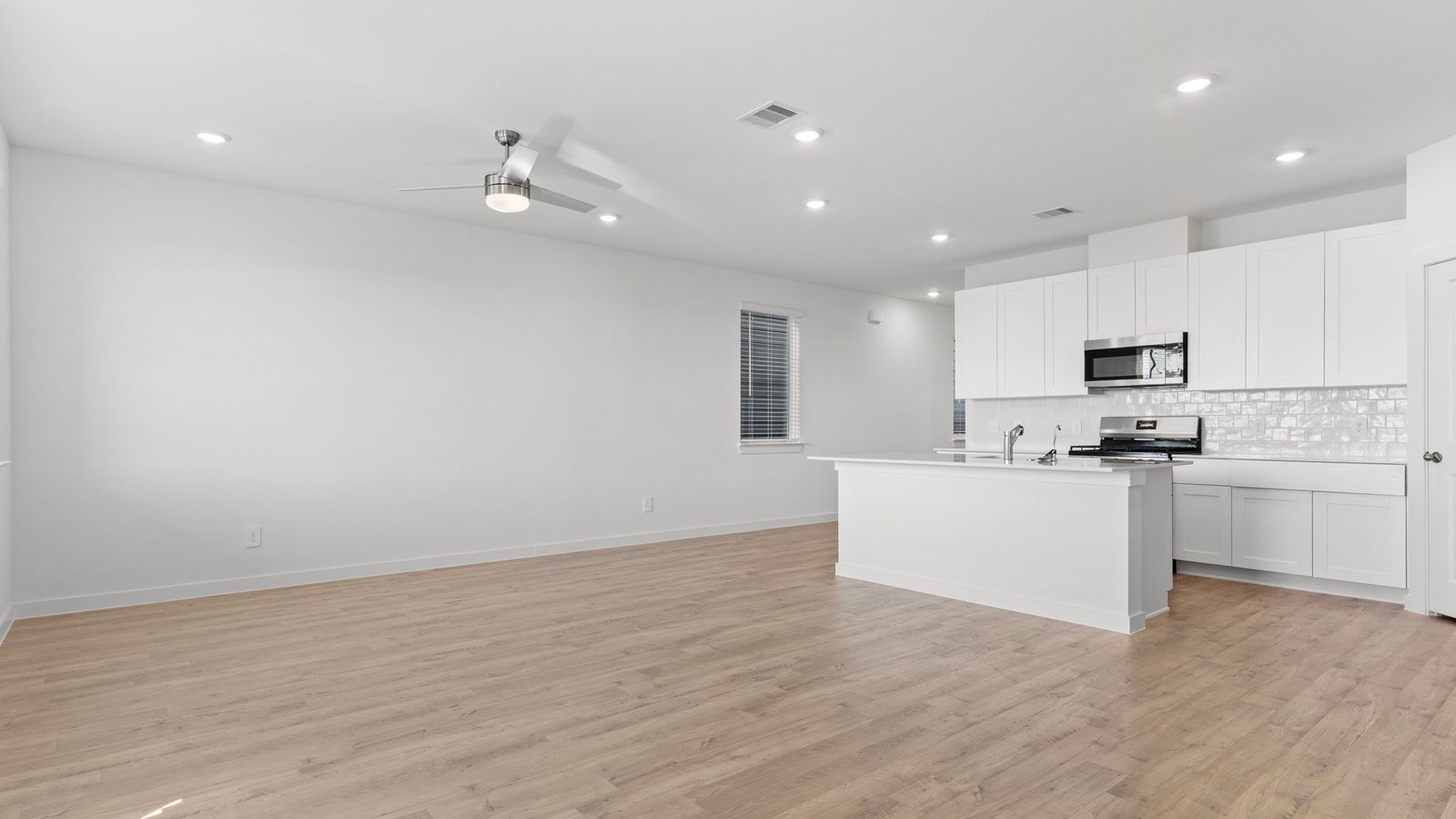 *Images and 3D tour are for illustration only and options may vary from home as built.