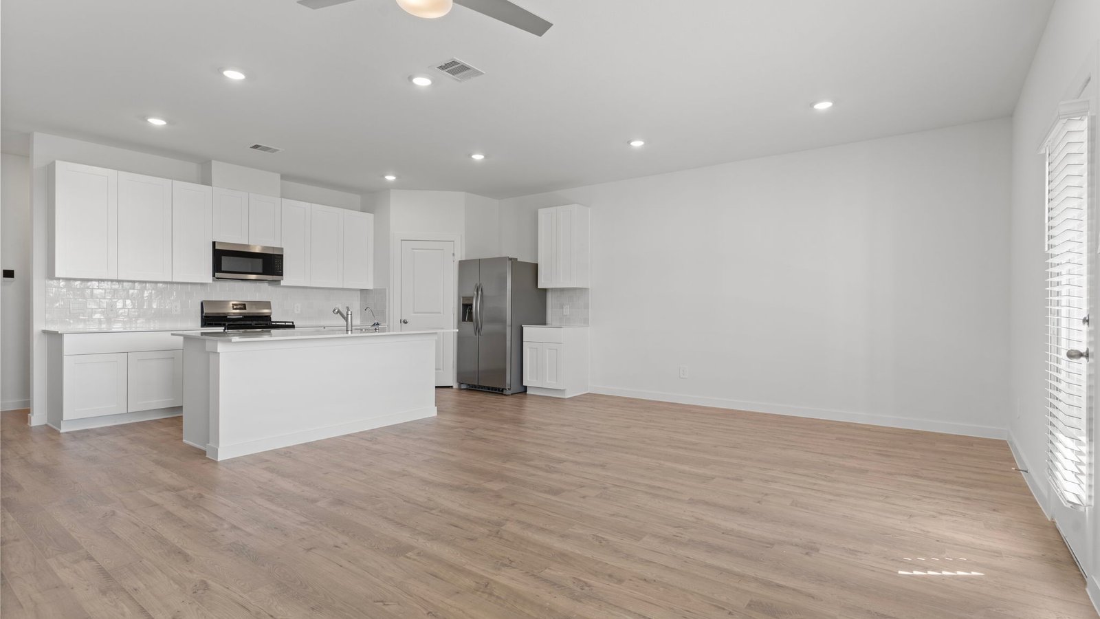 *Images and 3D tour are for illustration only and options may vary from home as built.