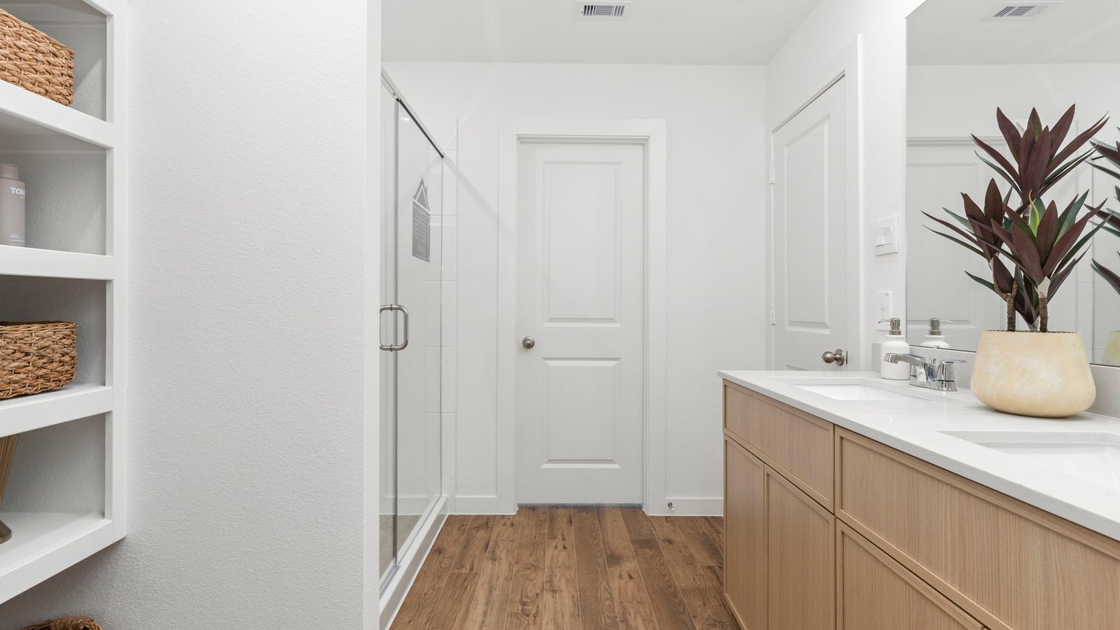 *Images and 3D tour are for illustration only and options may vary from home as built.