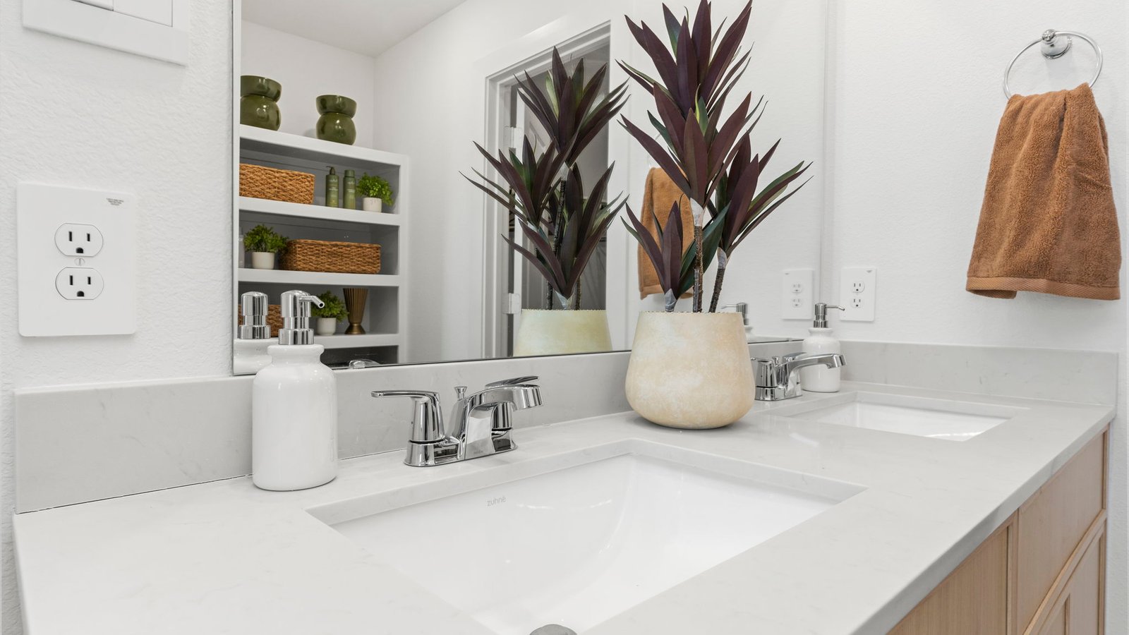 dual sink primary bathroom