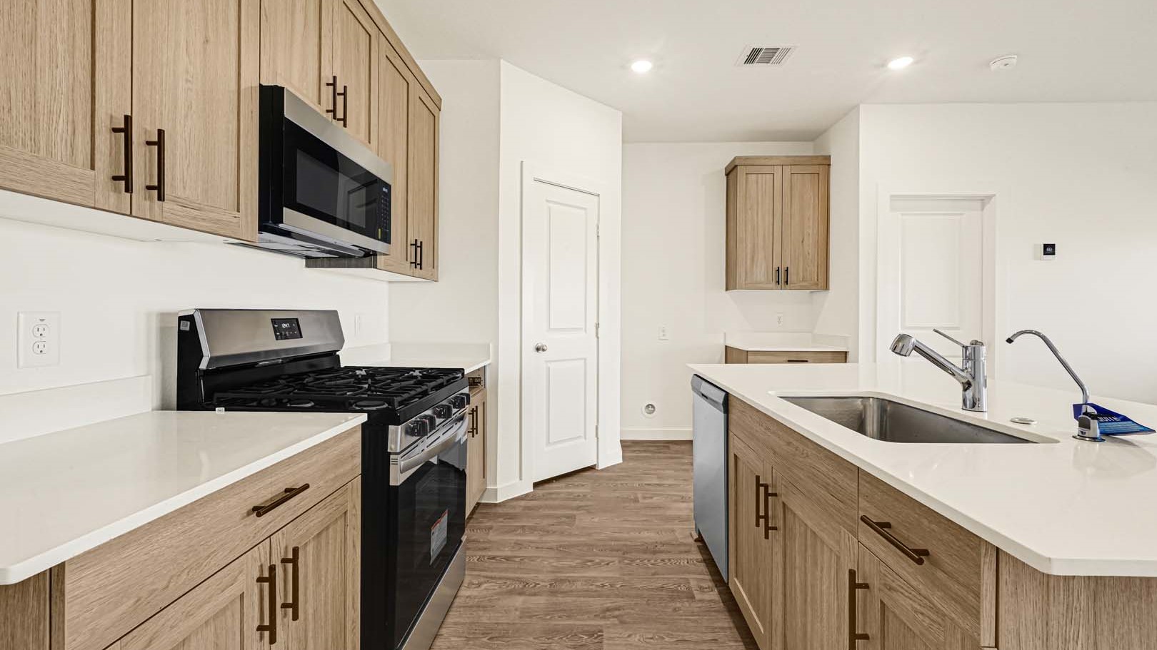 *Images and 3D tour are for illustration only and options may vary from home as built.