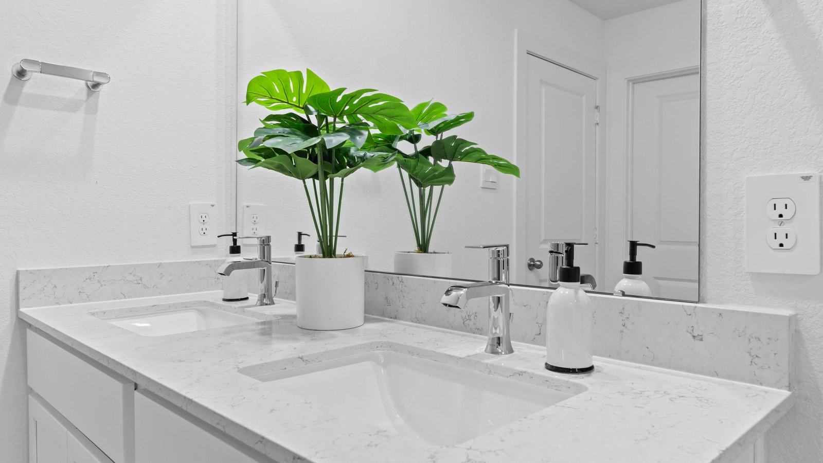 *Images and 3D tour are for illustration only and options may vary from home as built.