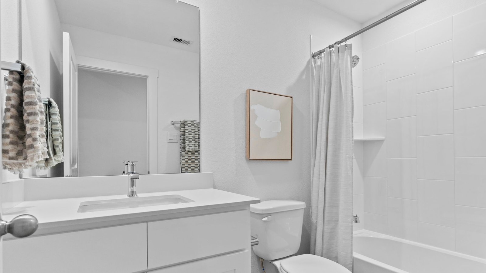 *Images and 3D tour are for illustration only and options may vary from home as built.