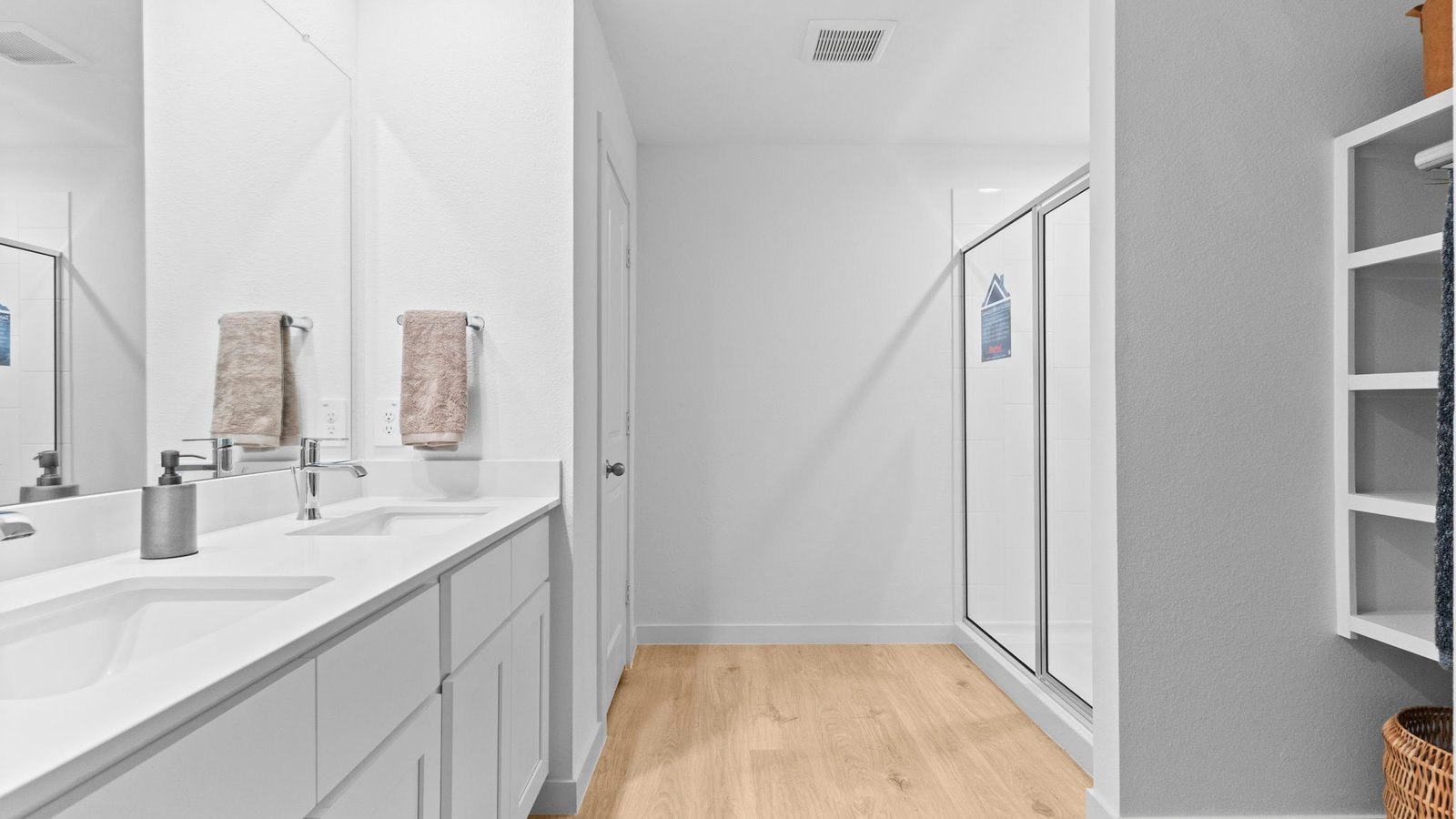 *Images and 3D tour are for illustration only and options may vary from home as built.