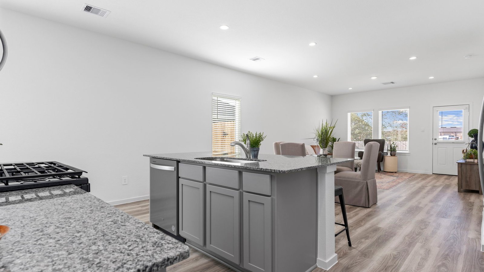 *Images and 3D tour are for illustration only and options may vary from home as built.