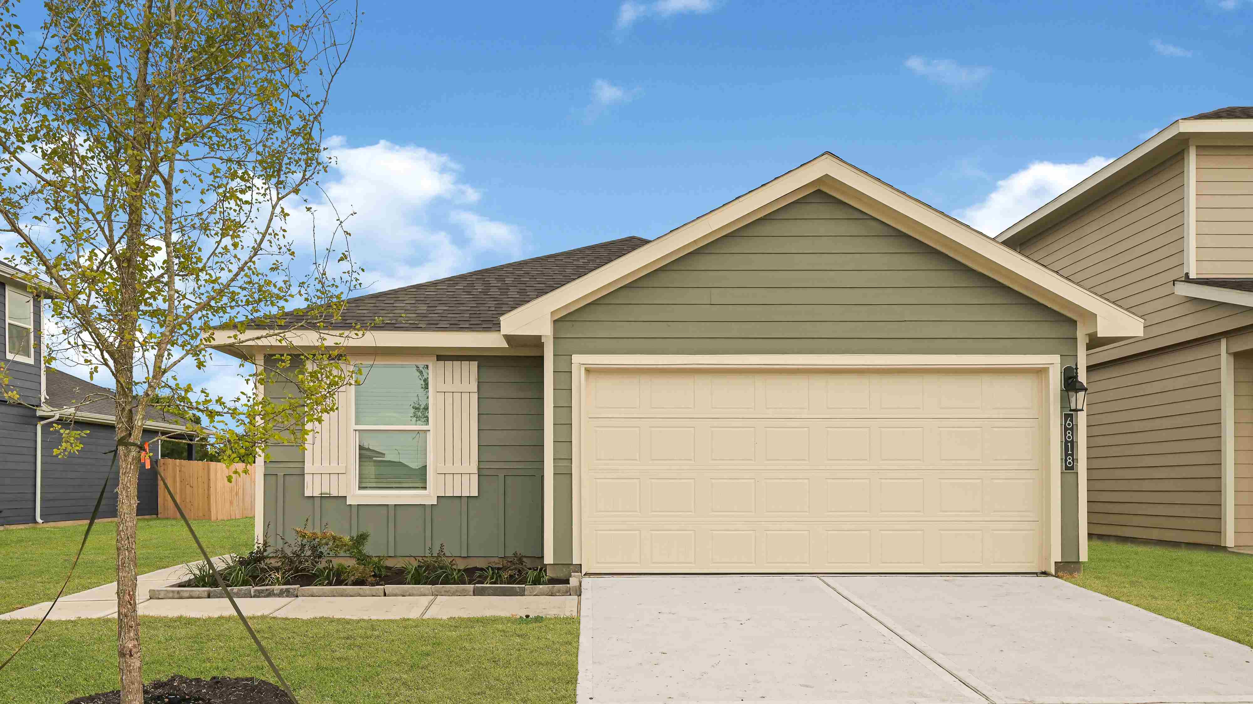 6823 Canyon Breeze Drive exterior