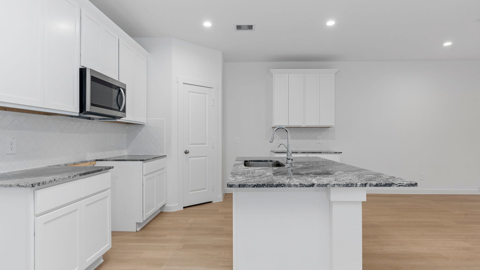 *Images and 3D tour are for illustration only and options may vary from home as built.