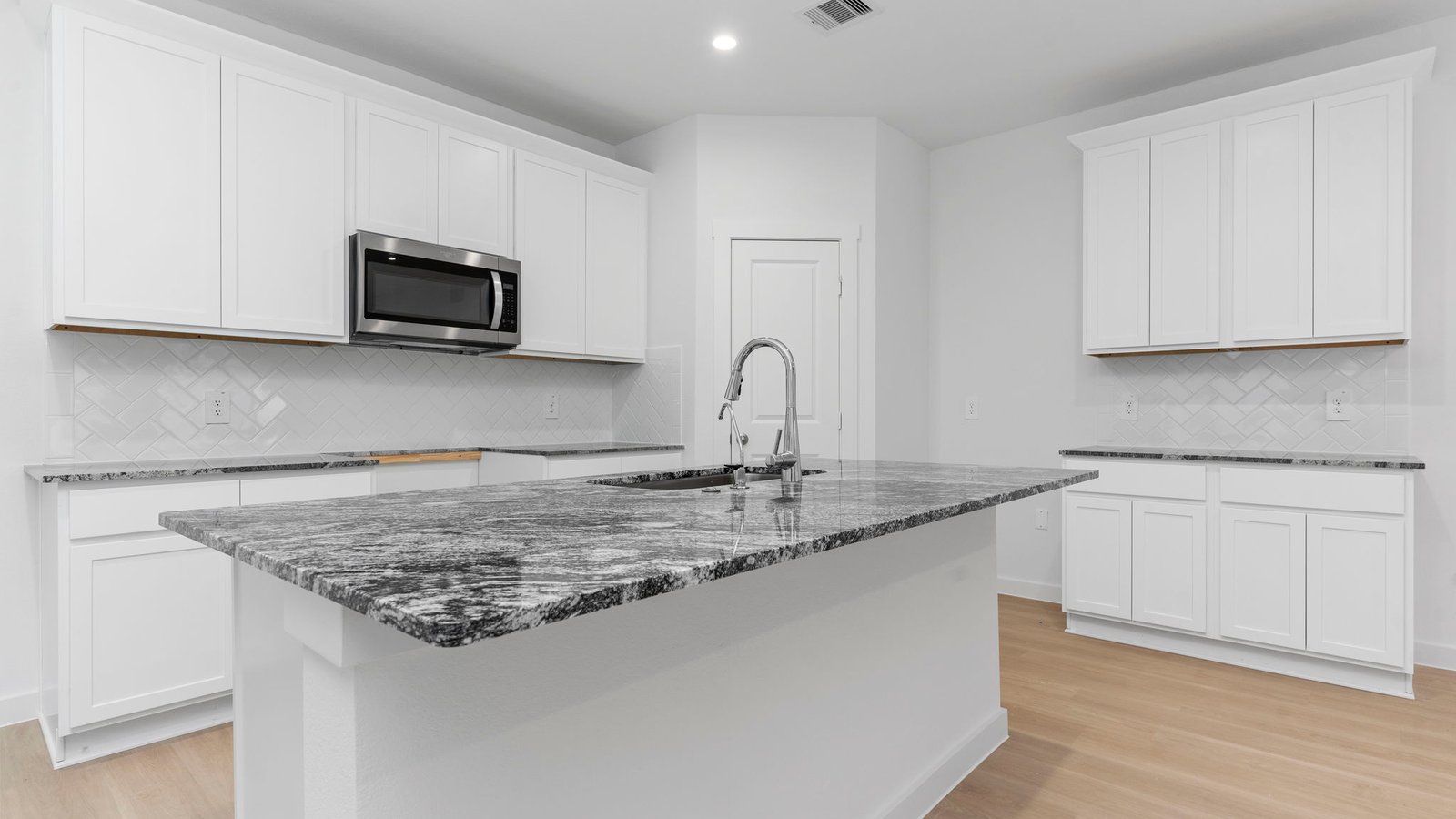 *Images and 3D tour are for illustration only and options may vary from home as built.