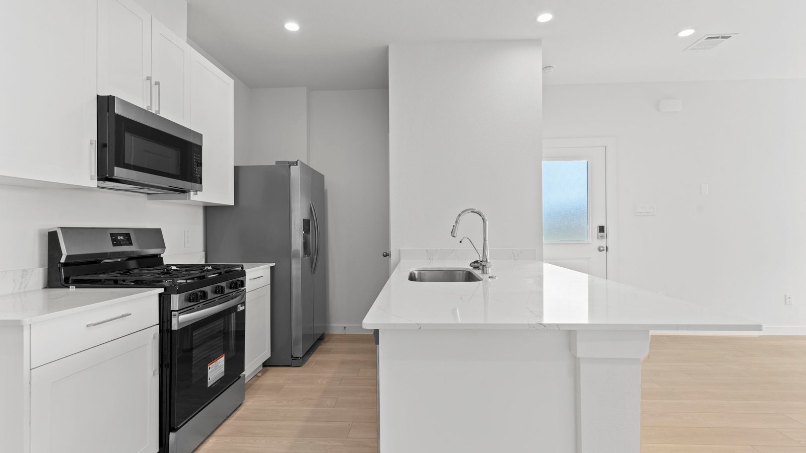 *Images and 3D tour are for illustration only and options may vary from home as built.