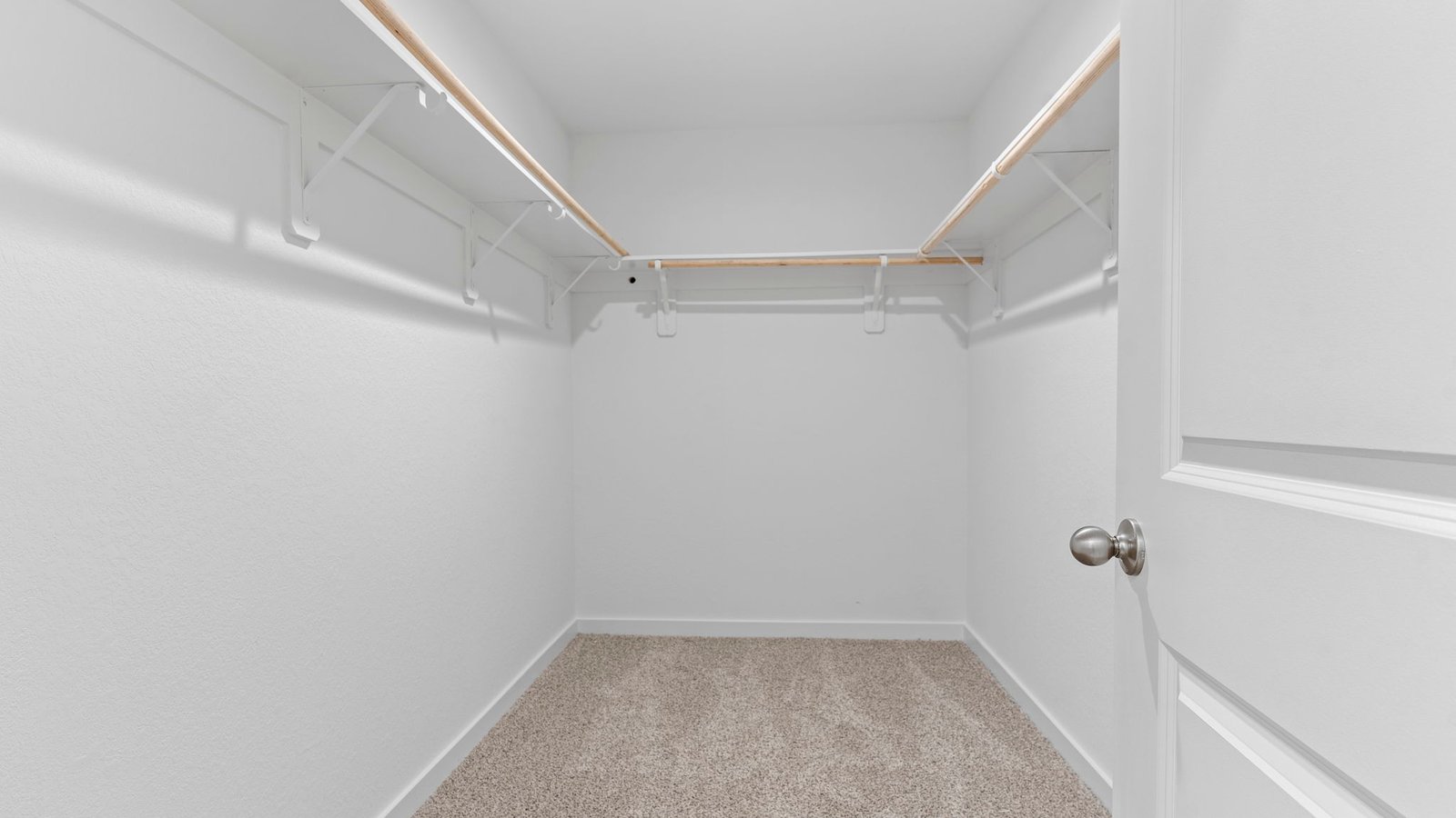 primary walk in closet