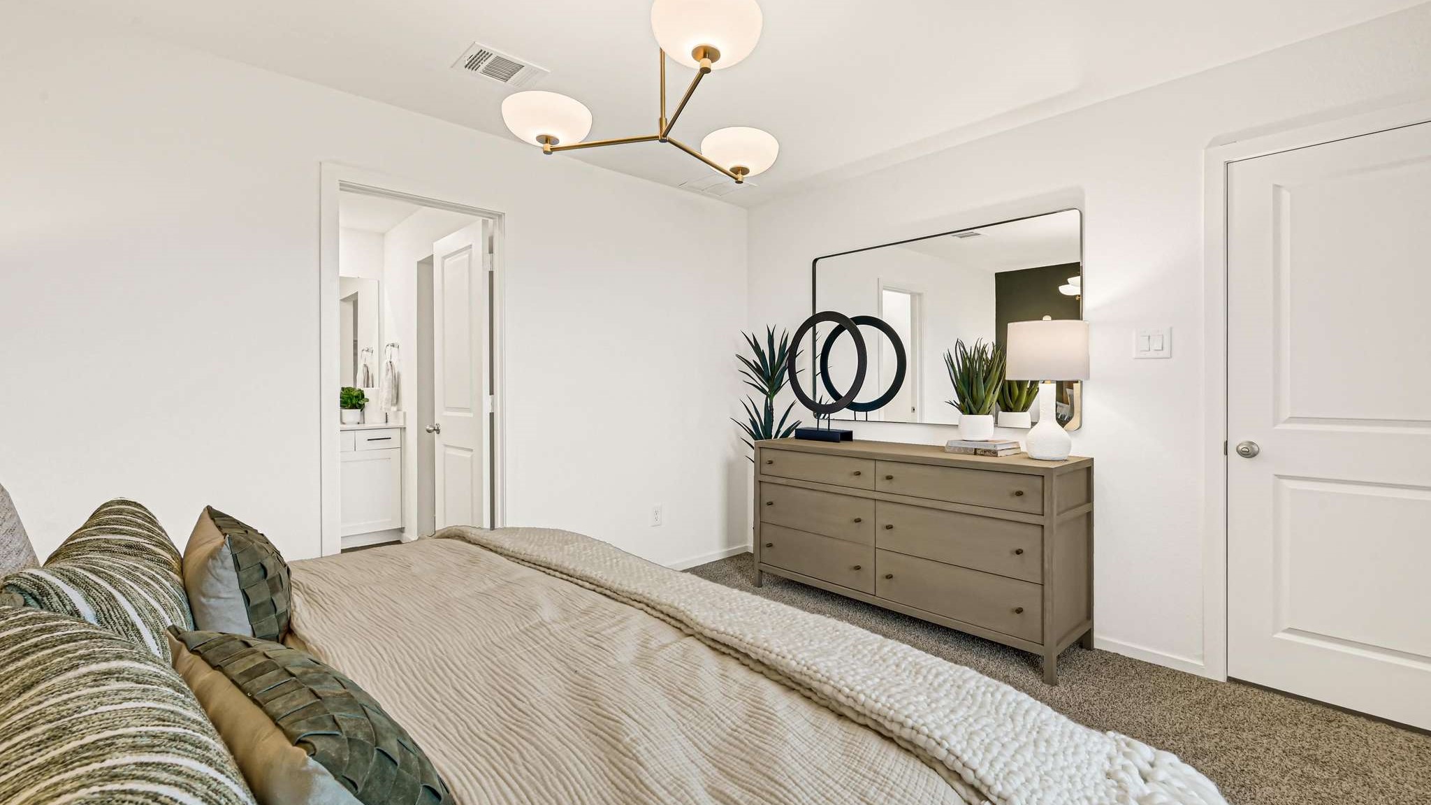 *Images and 3D tour are for illustration only and options may vary from home as built.
