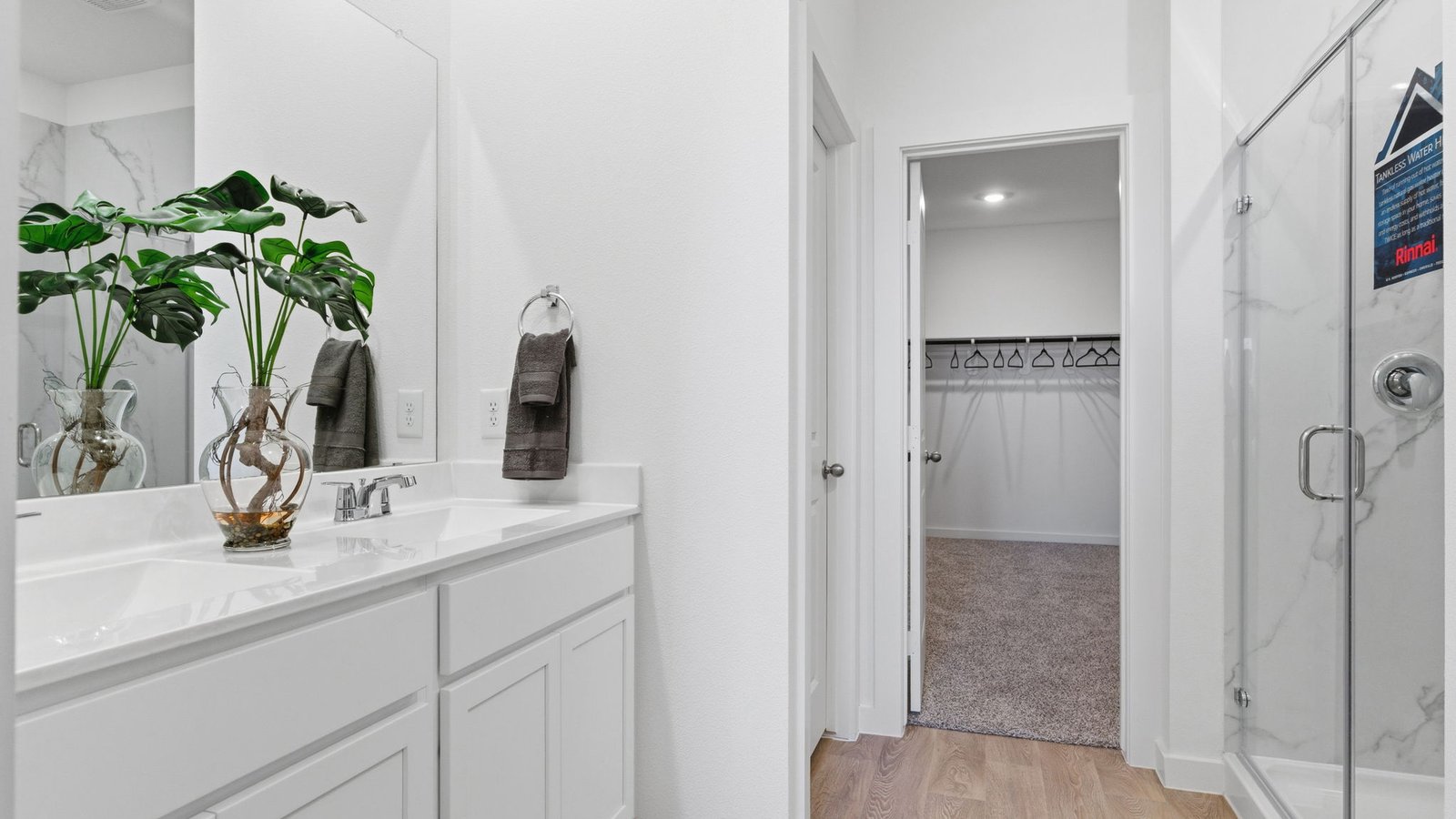 dual sink primary bathroom