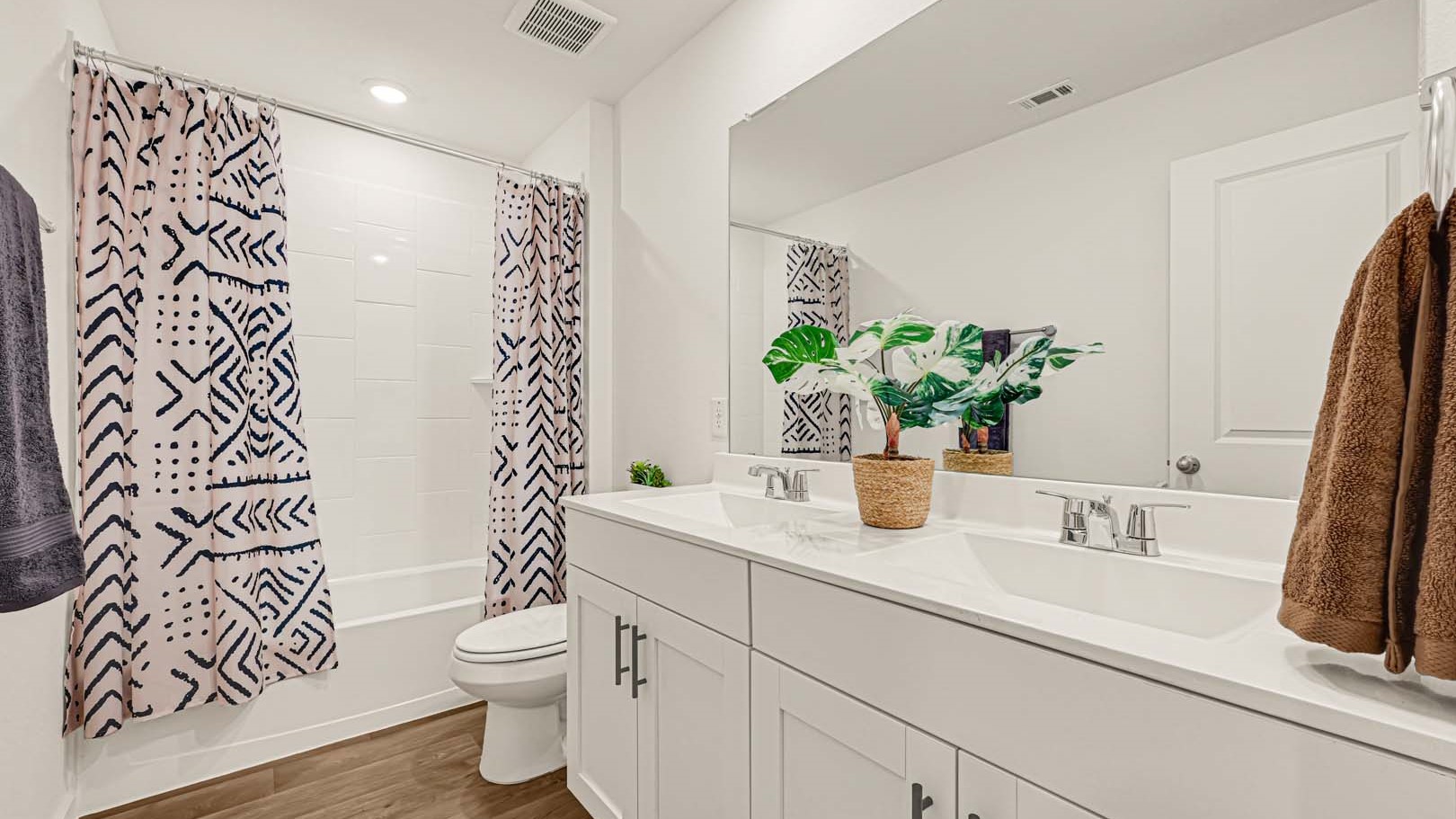 *Images and 3D tour are for illustration only and options may vary from home as built.