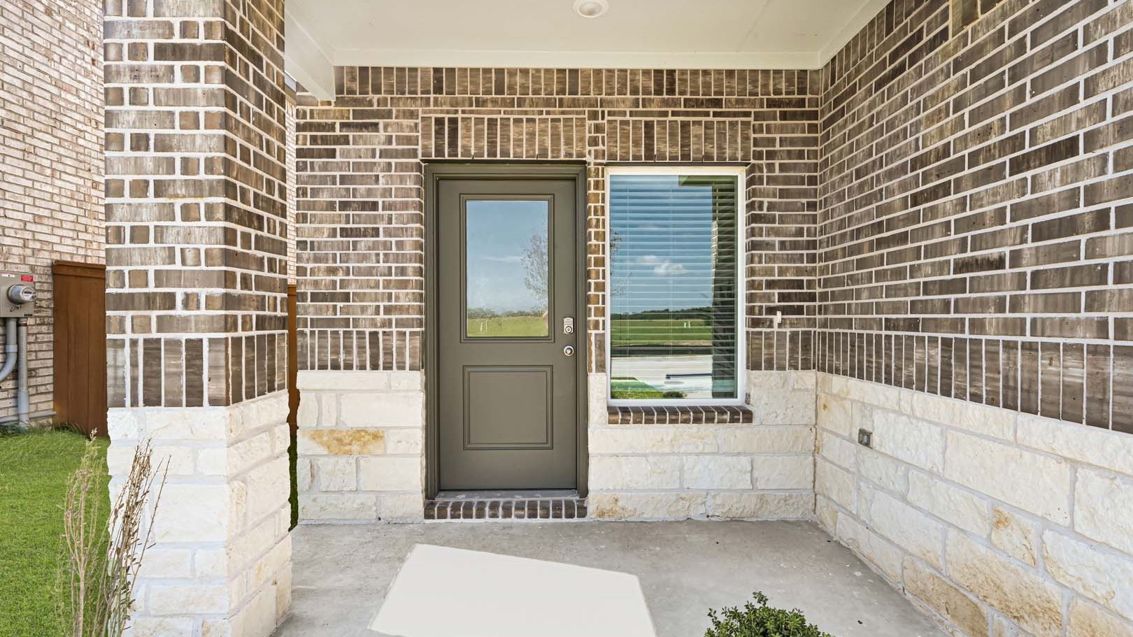 *Images and 3D tour are for illustration only and options may vary from home as built.