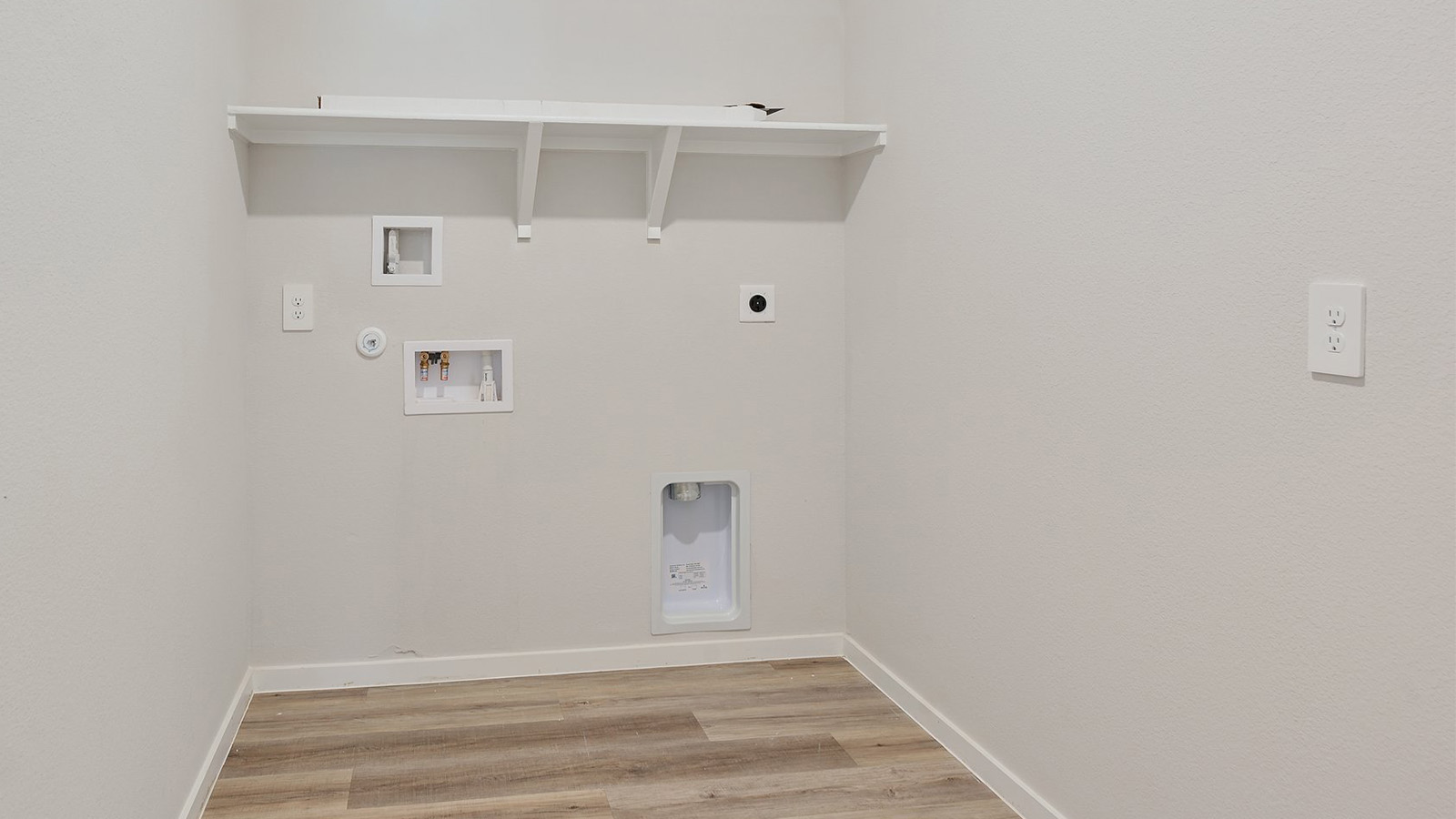 *Images and 3D tour are for illustration only and options may vary from home as built.