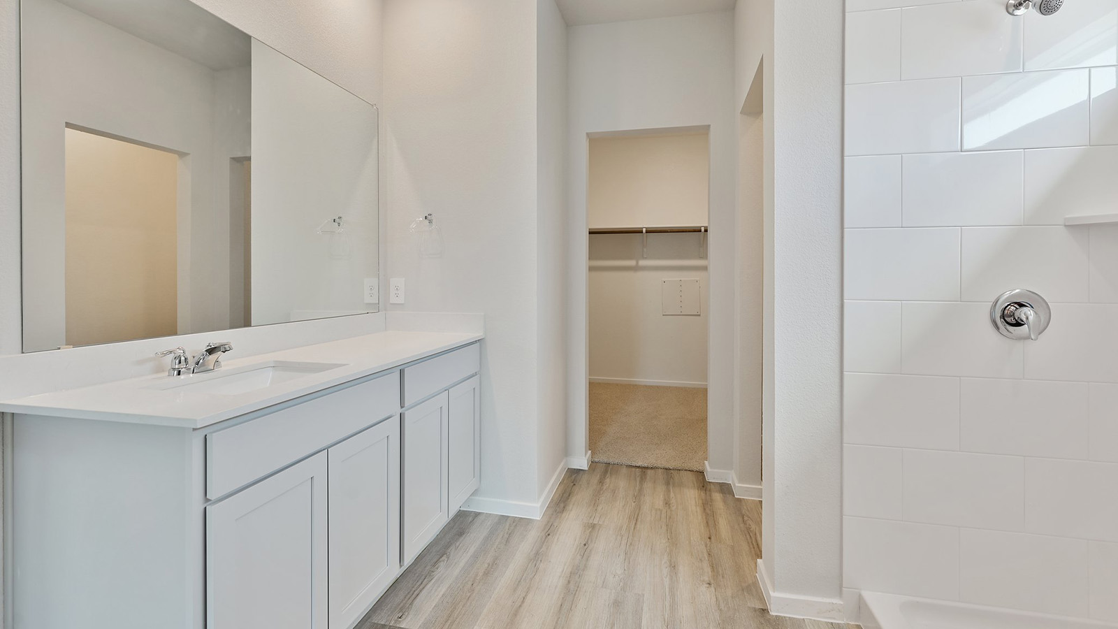 dual sinks primary bathroom