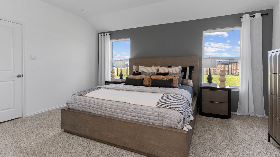 primary bedroom fit king size bed