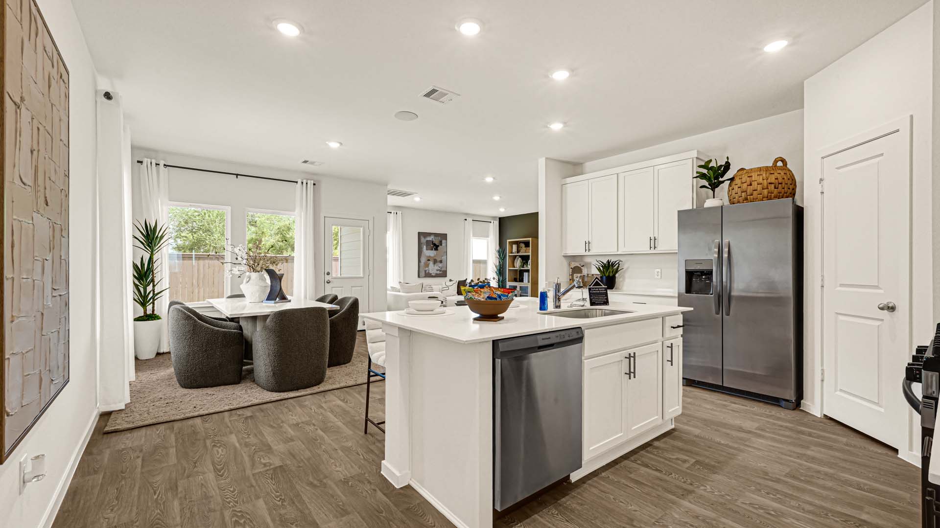 Sally Kitchen and Dining