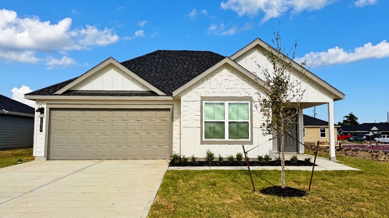 5620 Drake Dr exterior