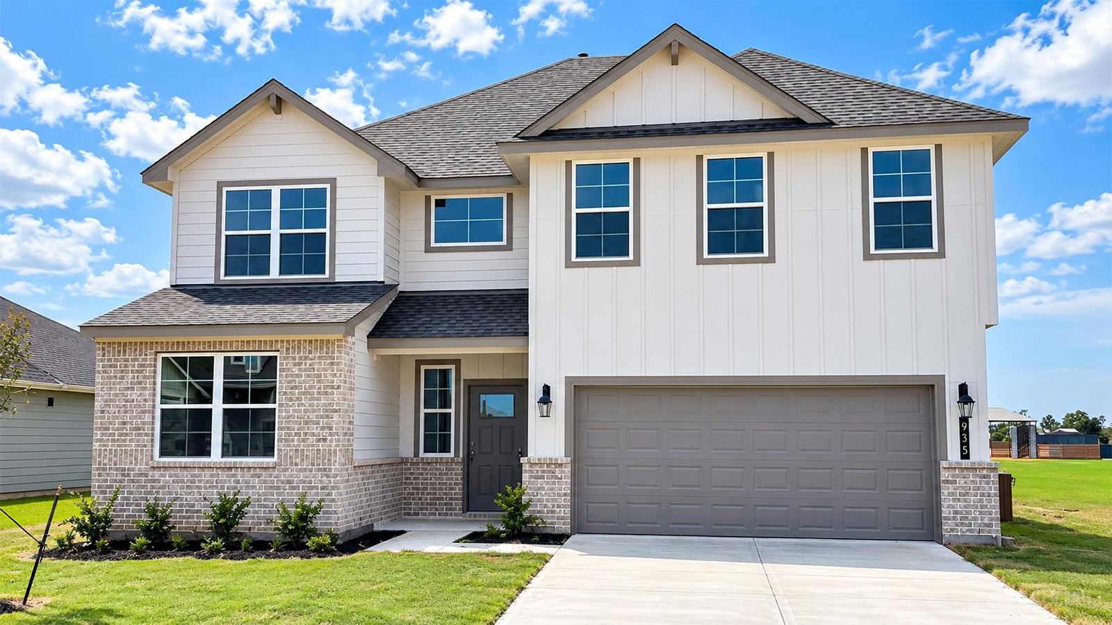 935 Elliott Dr exterior
