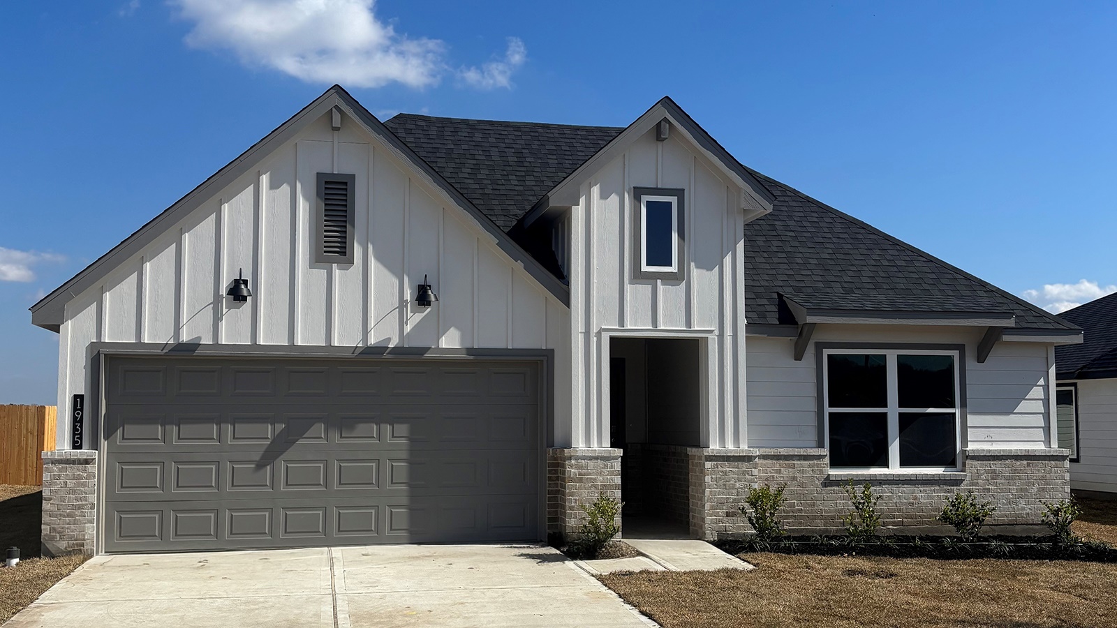 Kingston Front Exterior G Elevation with Brick.