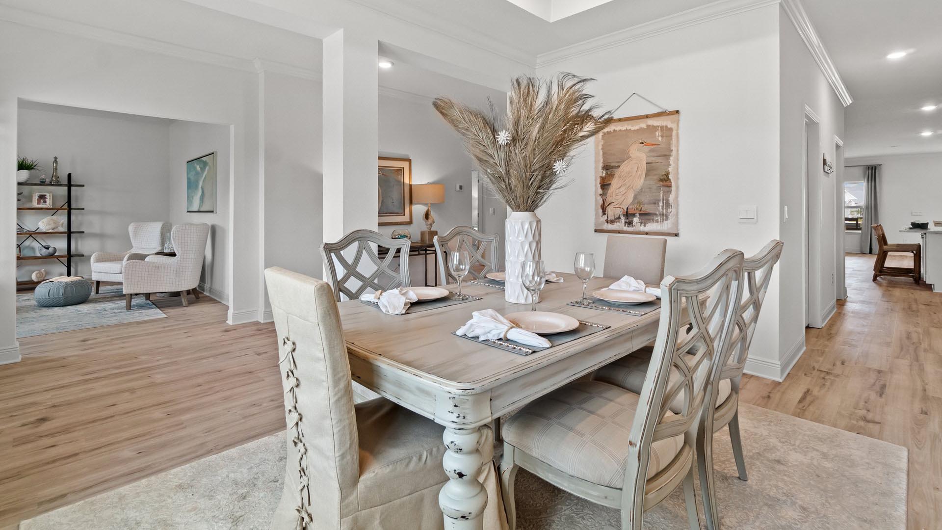 The dining room of the McKenzie has a dedicated hall leading to the kitchen +++++++++++++++++++++++++++++++++++++