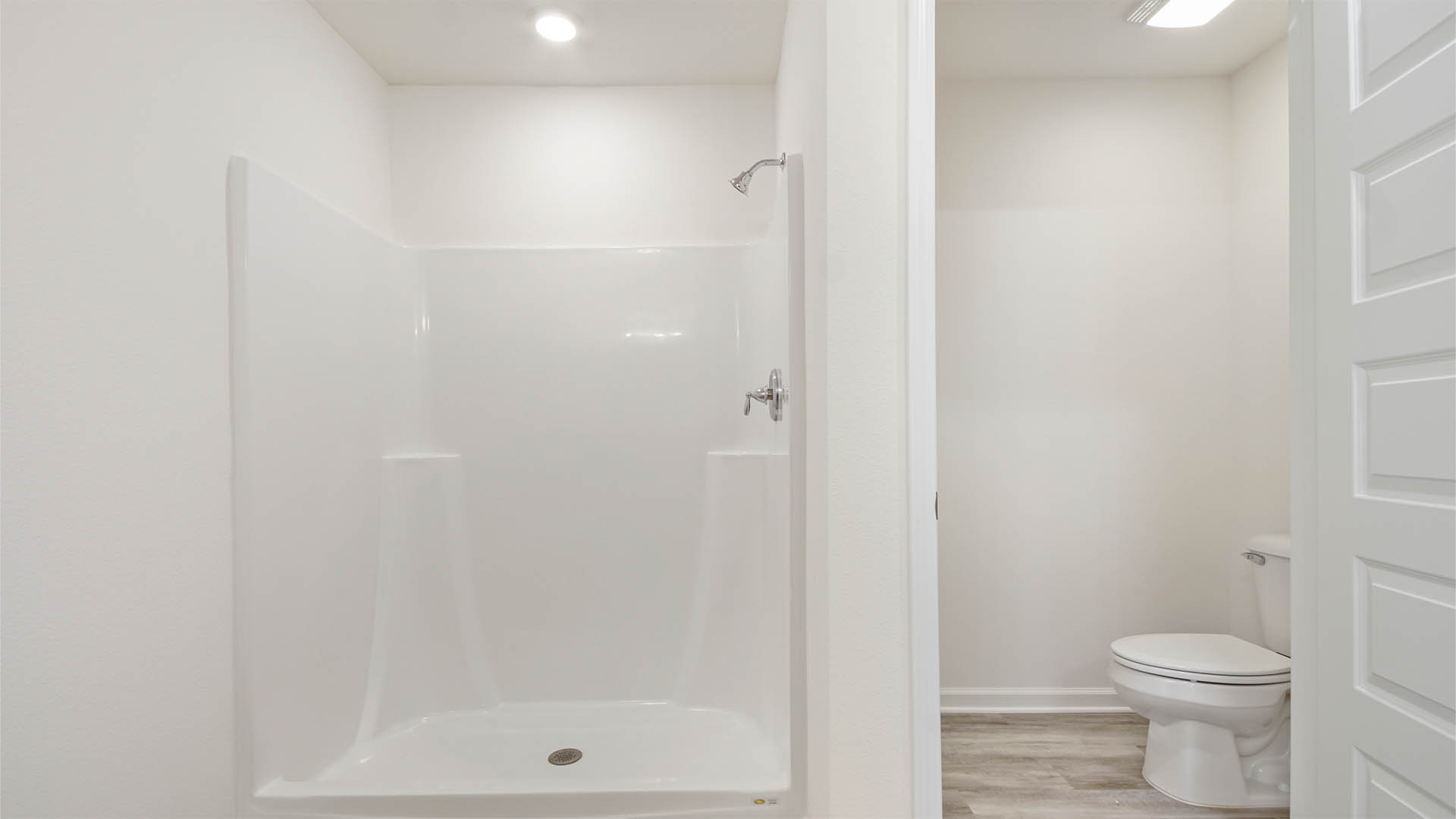 Separate water closet in primary bathroom