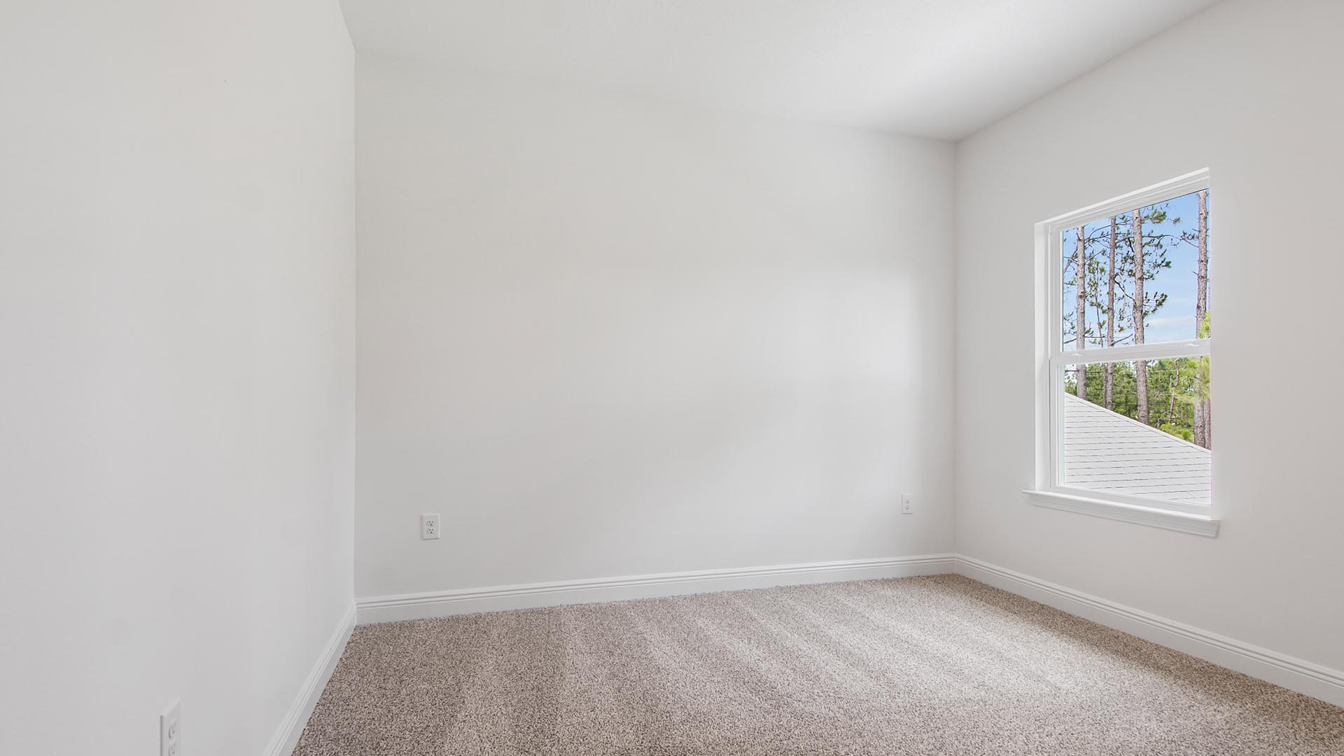 Additional guest bedroom