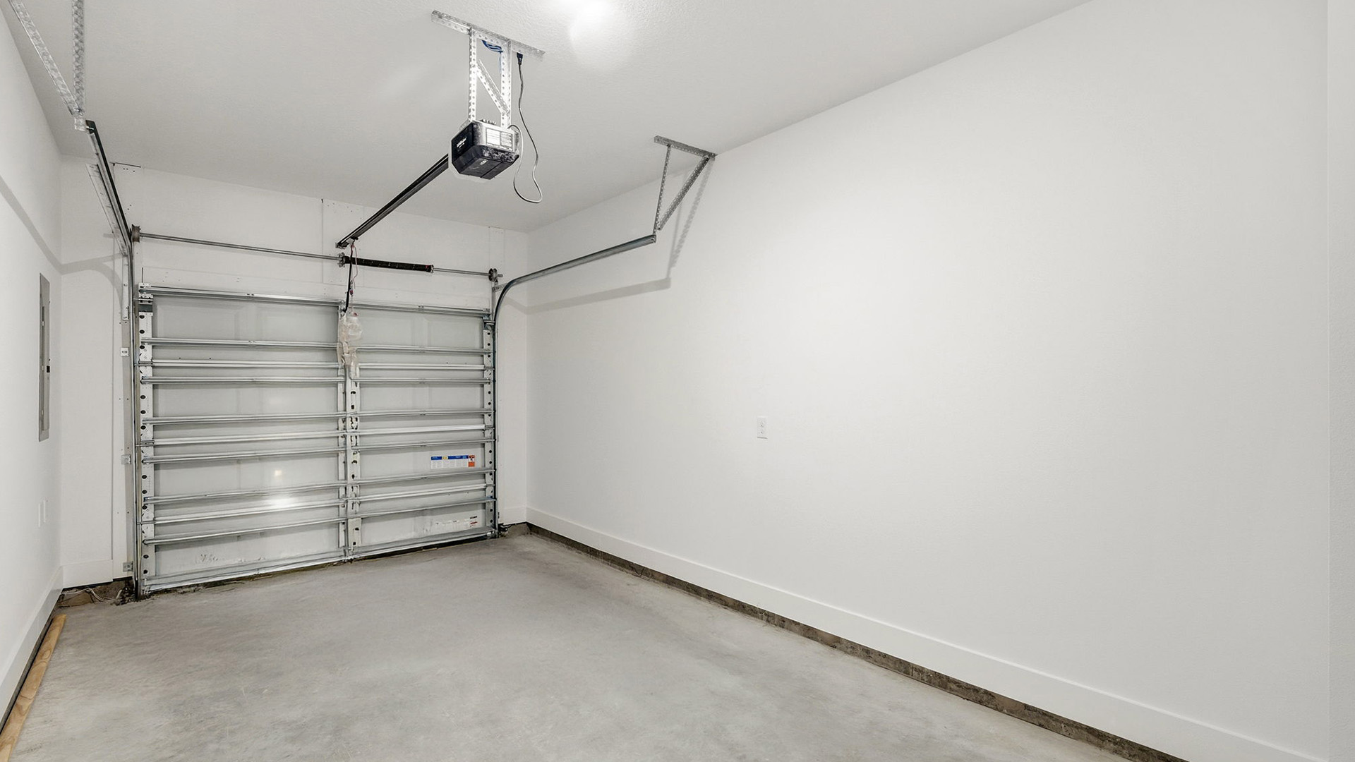 The Palm floor plan has single car garage