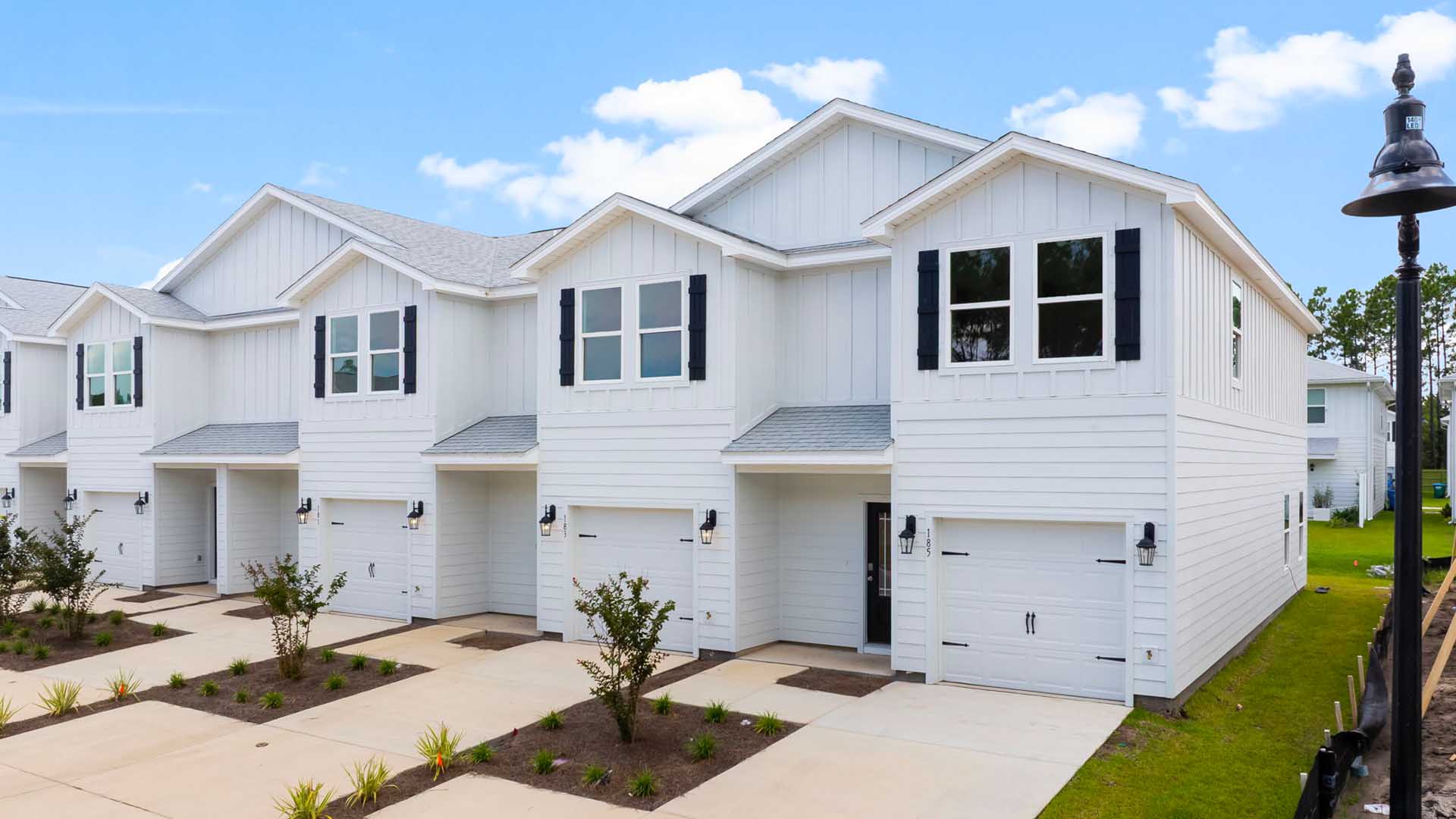 208 Ellery Lane exterior