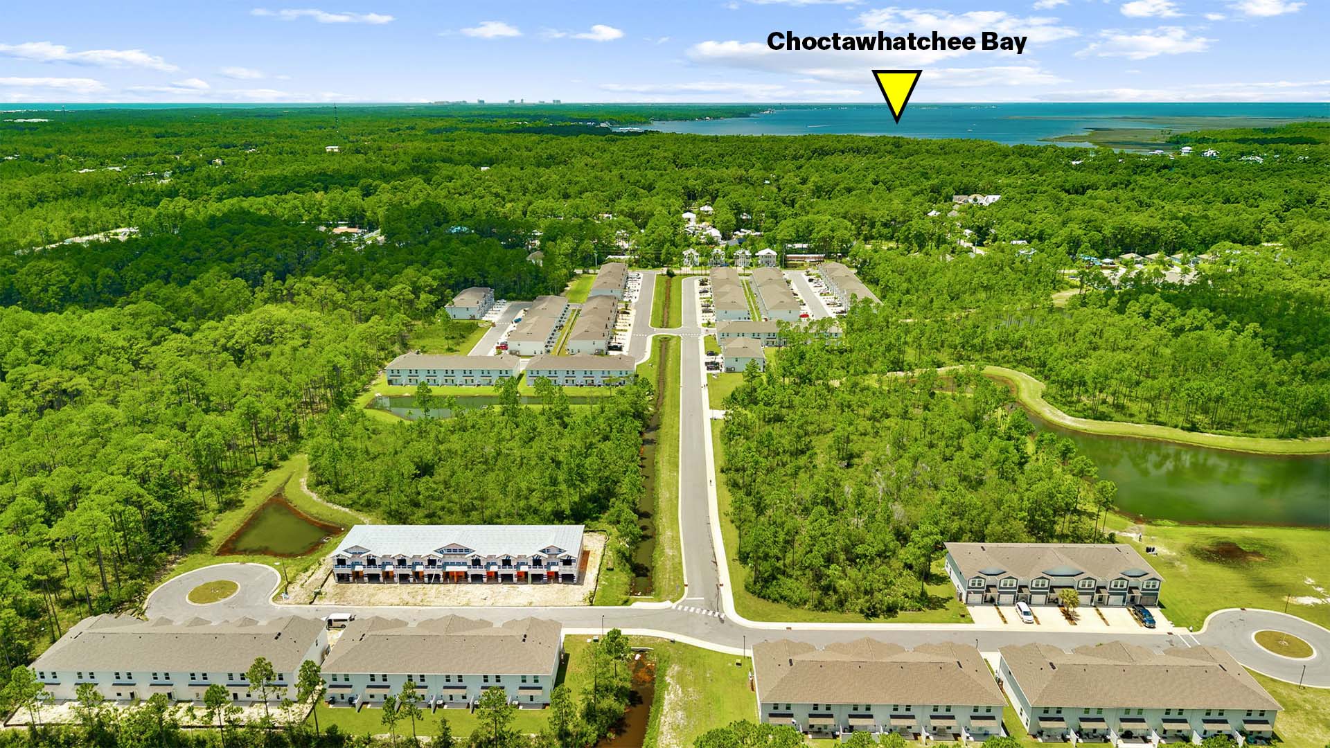 Less than 2 miles to Kellog Park and the Choctawhatchee Bay