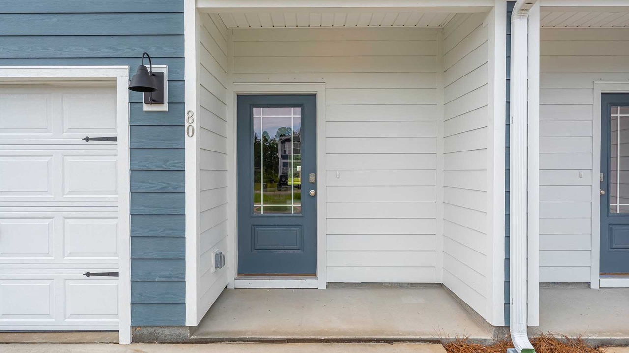 0000s 0027 7 web or mls 80 hawk st 6